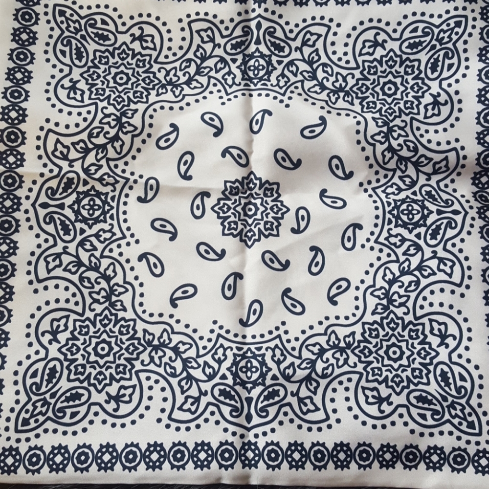 Scarf - Picture 3 of 5